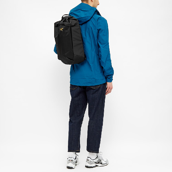 arc teryx arro 20 bucket bag