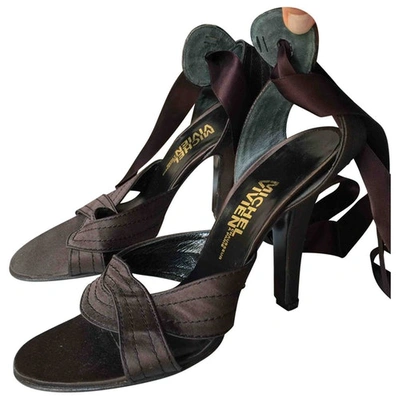 Pre-owned Michel Vivien Brown Cloth Sandals
