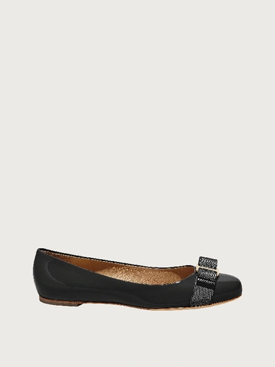 Shop Ferragamo Varina Ballet Flat In Black