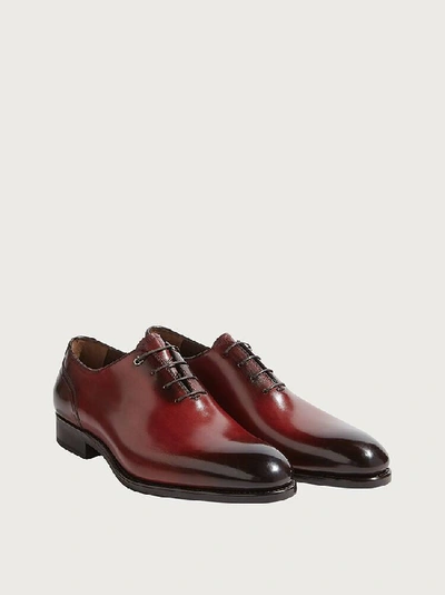 Shop Ferragamo Herren Plain Toe Oxford-schuh In Rot