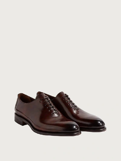 Shop Ferragamo Plain Toe Oxford In Brown