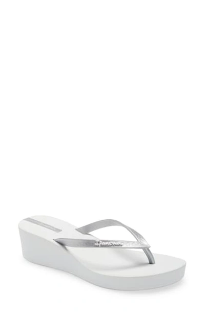 Shop Ipanema Daisy Wedge Flip-flop In White/ Silver