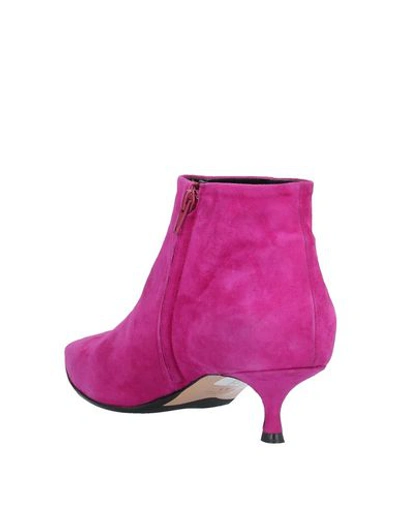 Anna F Ankle Boots In Fuchsia