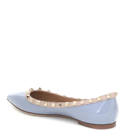 Shop Valentino Rockstud Patent-leather Ballet Flats In Blue