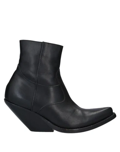 Shop Vetements Ankle Boot In Black