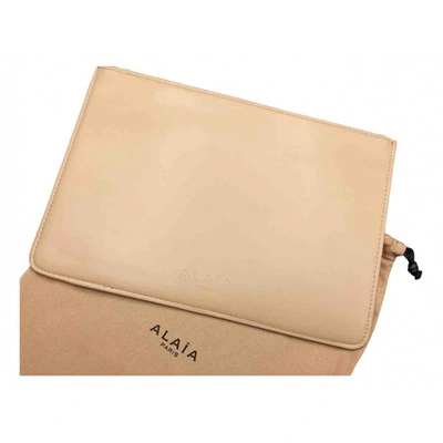 Pre-owned Alaïa Beige Leather Clutch Bag