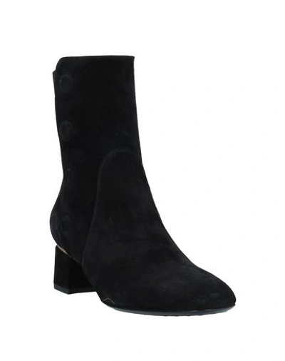 Tod's Ankle Boots In Black