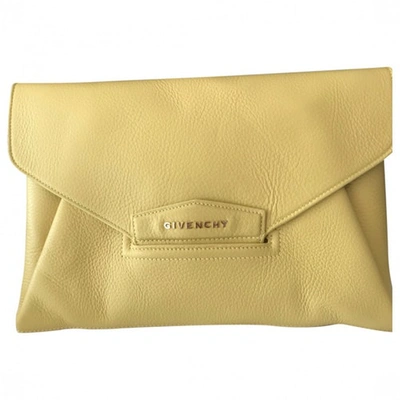 Pre-owned Givenchy Antigona Yellow Leather Clutch Bag