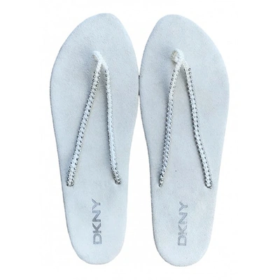 Pre-owned Dkny Flip Flops In Grey