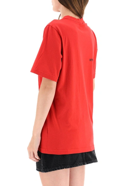 Shop Vetements T-shirt With Logo Print In Red,black