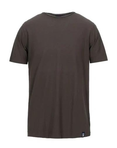 Shop Drumohr T-shirts In Dark Brown