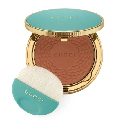 Shop Gucci Poudre De Beauté Éclat Soleil In Beige