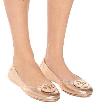 Shop Tory Burch Minnie Metallic Leather Ballet Flats In Gold
