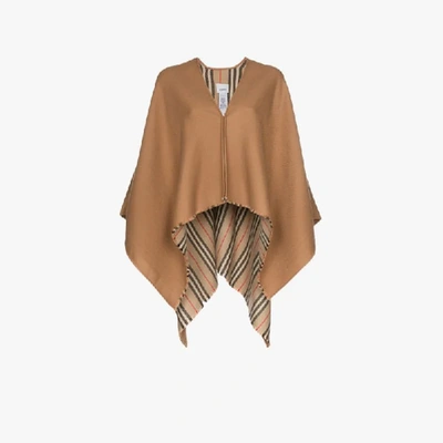 Shop Burberry Cape Mit Streifen In Braun