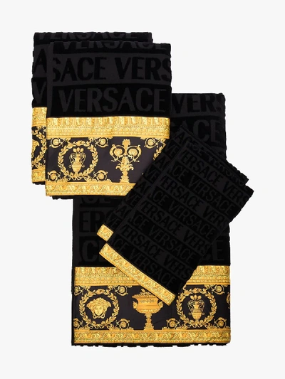 Shop Versace Set Aus 5 Handtüchern In Black