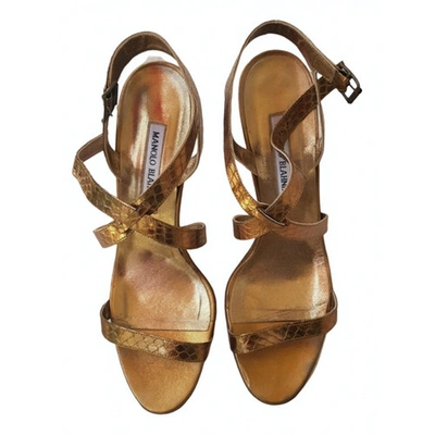 Pre-owned Manolo Blahnik Gold Leather Sandals