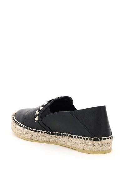 Shop Ferragamo Salvatore  Vara Chain Convertible Espadrilles In Black