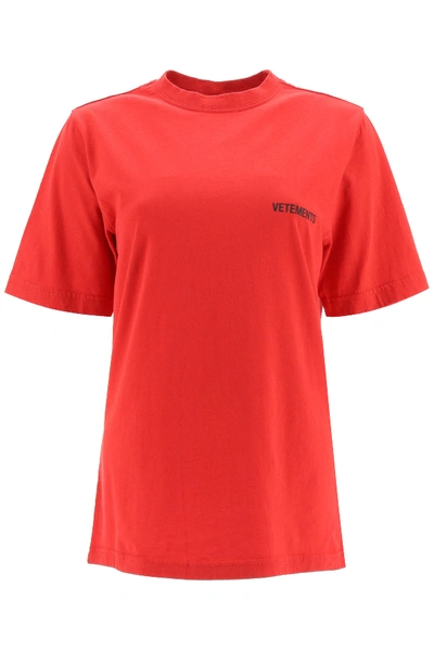 Shop Vetements T-shirt With Logo Print In Red (red)