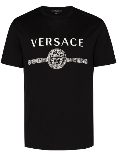 Shop Versace T-shirt Mit Medusa-print In Black