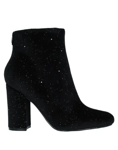 Guess Ankle Boot In Black