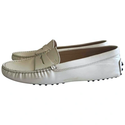 Pre-owned Tod's Gommino White Leather Flats