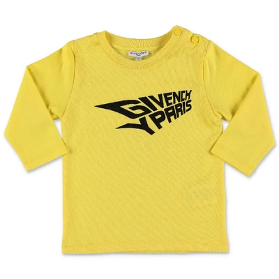 Shop Givenchy T-shirt In Giallo