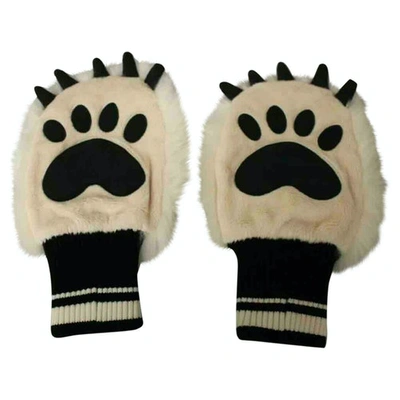 Pre-owned Dolce & Gabbana Mittens In White