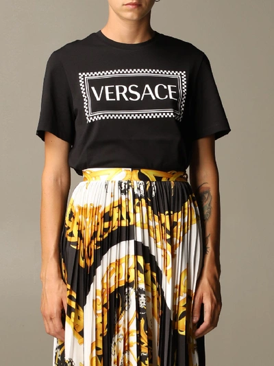 Shop Versace T-shirt With 90s Vintage Logo In Black