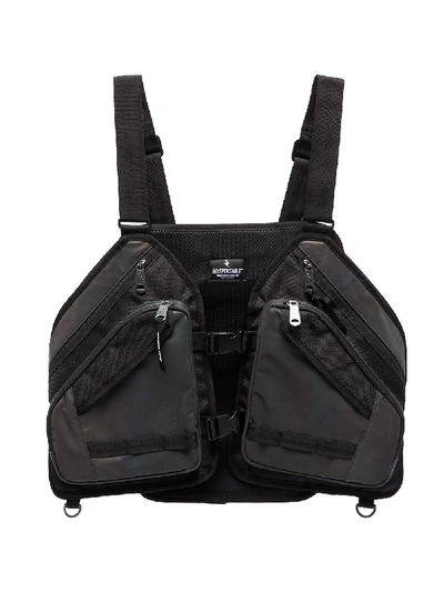 Shop Indispensable Armour Aurora Idp Chest Bag In Black