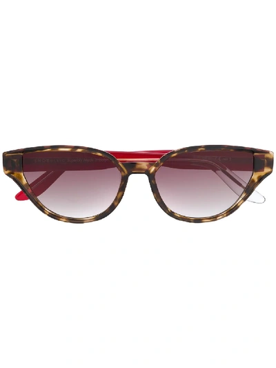 Shop Snob Sfitinzia Contrast Cat-eye Sunglasses In Red