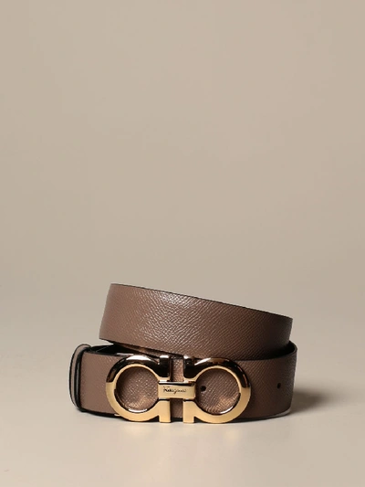 Shop Ferragamo Belt In Leather In Dove Grey