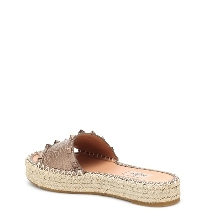 Shop Valentino Rockstud Espadrille Slides In Metallic