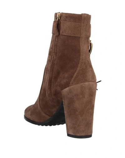 Tod's Ankle Boots In Brown