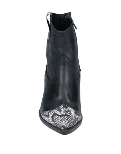 Tosca Blu Ankle Boots In Black