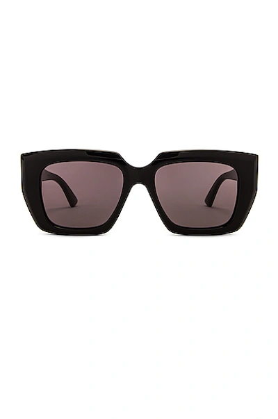 Shop Bottega Veneta Classic Ribbon Square Sunglasses In Shiny Black