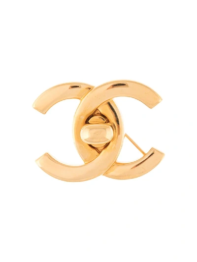 Pre-owned Chanel 1996 Brosche Mit Cc In Gold