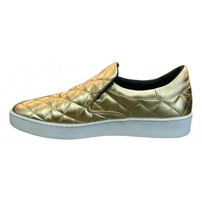 Pre-owned Mulberry Gold Leather Trainers