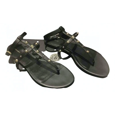 Pre-owned Versace Black Leather Sandals