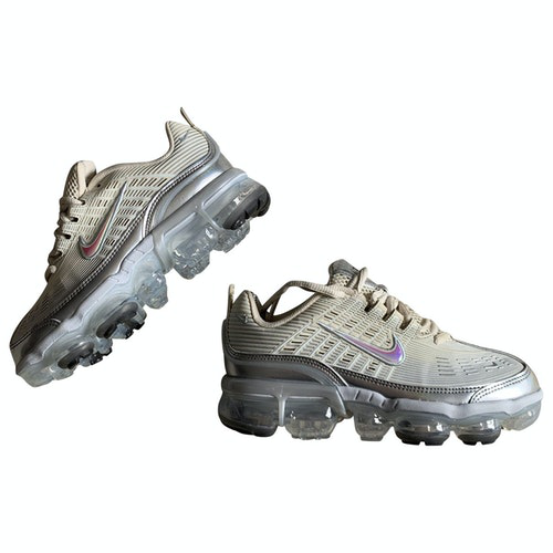 nike vapormax plus beige