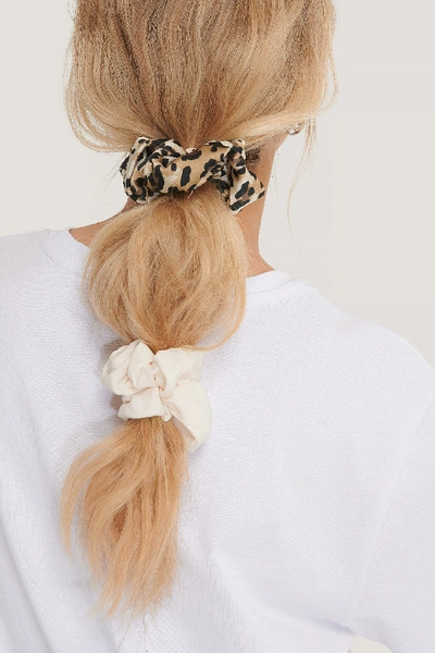 Shop Na-kd 2-pack Leo Mix Scrunchies - Brown,white,multicolor In White/leopard