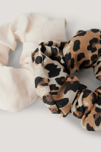 Shop Na-kd 2-pack Leo Mix Scrunchies - Brown,white,multicolor In White/leopard
