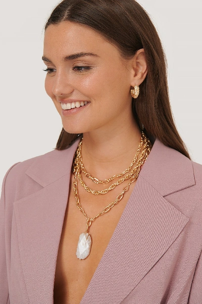 Shop Na-kd Oversize Stone Pendant Chain Necklace - Gold