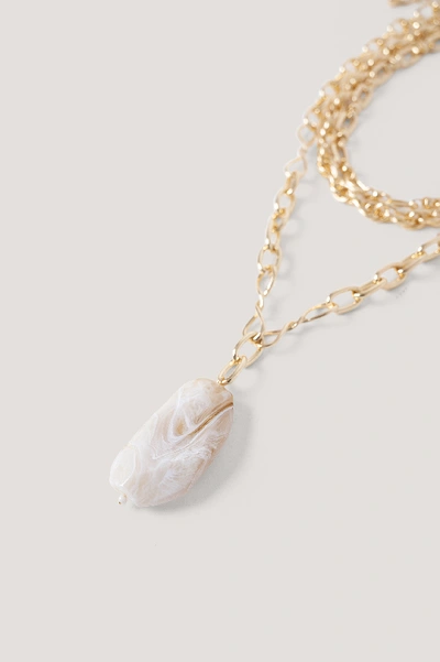 Shop Na-kd Oversize Stone Pendant Chain Necklace - Gold