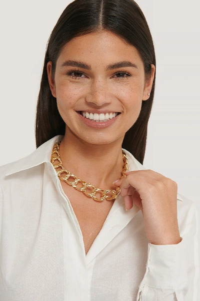 Shop Na-kd Hammered Chain Necklace - Gold