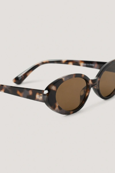 Shop Na-kd Oval Retro Sunglasses Brown In Tortois