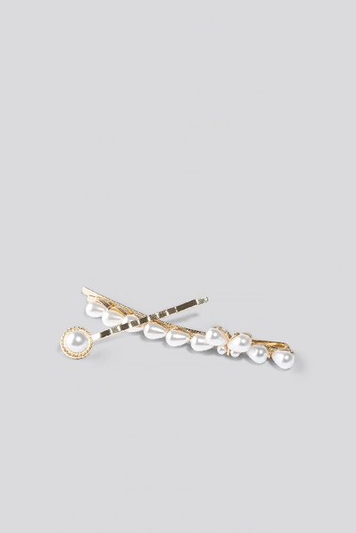 Shop Na-kd Vintage Pearl Hairclips - Gold In Gold/white