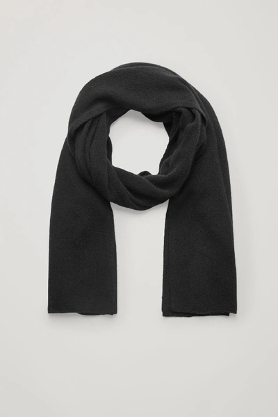 Shop Cos Unisex Pure Cashmere Scarf In Black