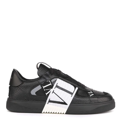 Shop Valentino Vl7n Low-top Sneakers In Black/white
