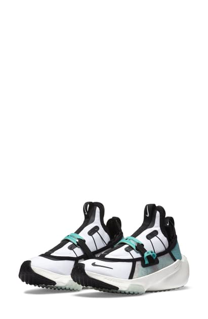 nike air zoom traverse