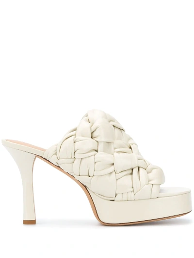 Shop Bottega Veneta Sandalen Mit Flechtmuster In Neutrals